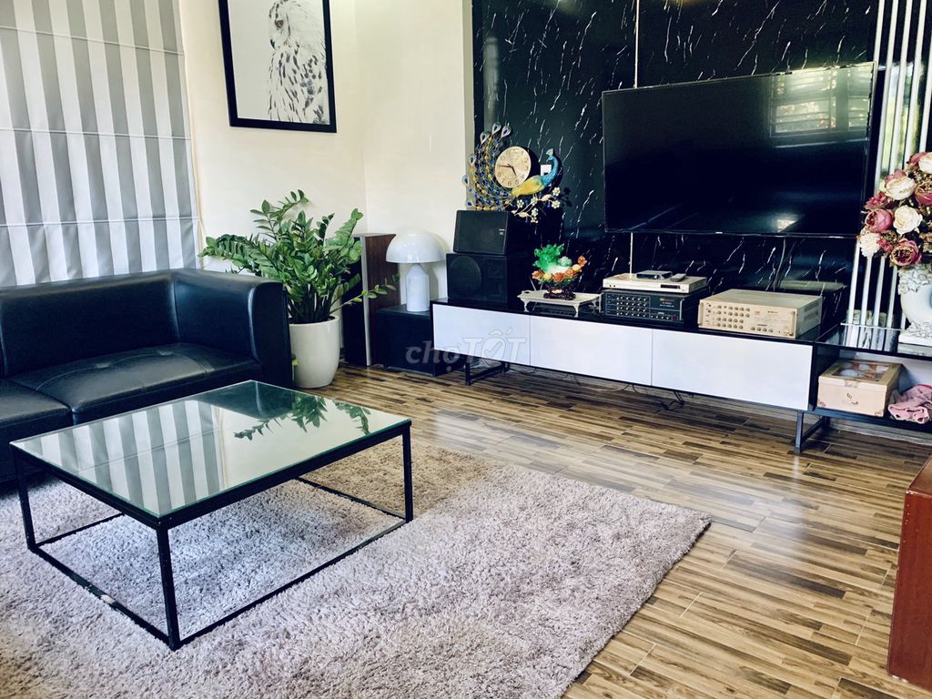 Таунхаус Van Cao в аренду, DT: 65 м2, 3 спальни полностью меблированы.