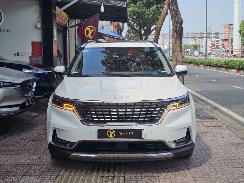 Kia Carnival Signature дизель 2022 белый 7-местный