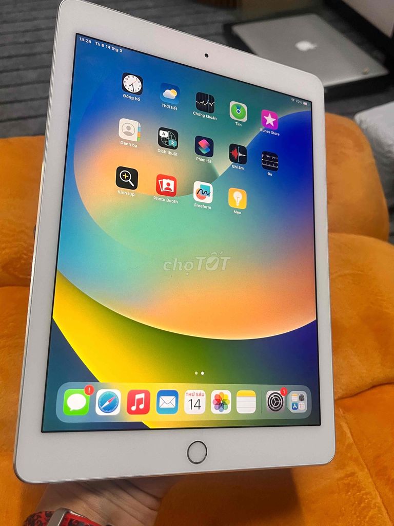 Bán ipad pro 9.7 bàn wifi,4g màu bạc 32Gb