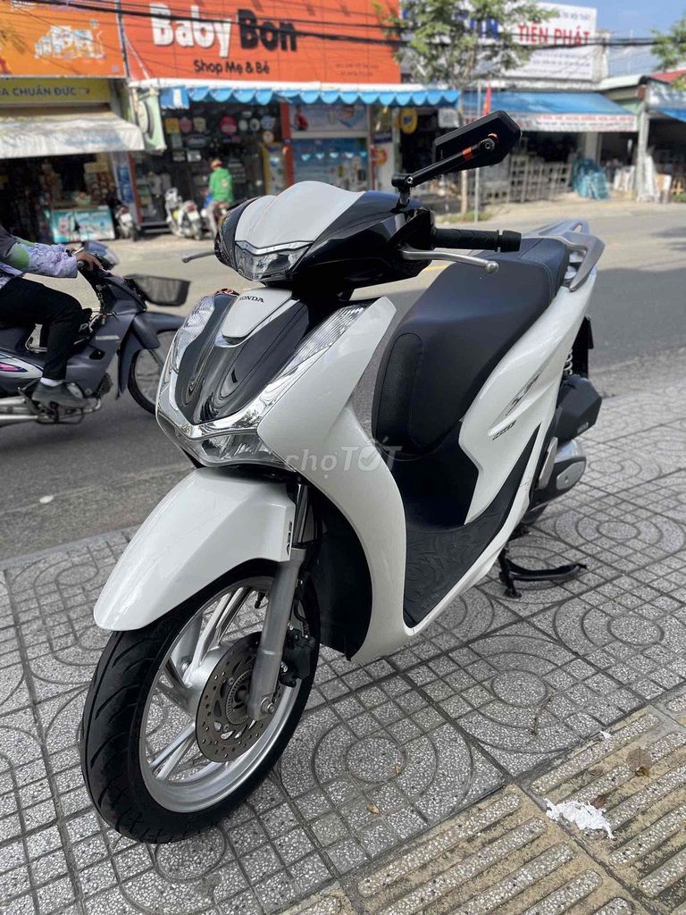 SH 160 ABS Trắng dky 2024 odo lướt 9c. Mua bán Xe máy tại Thành phố Bà Rịa Bà Rịa - Vũng Tàu được đăng bởi Cửa Hàng Xe Máy Anh Luân hình 2