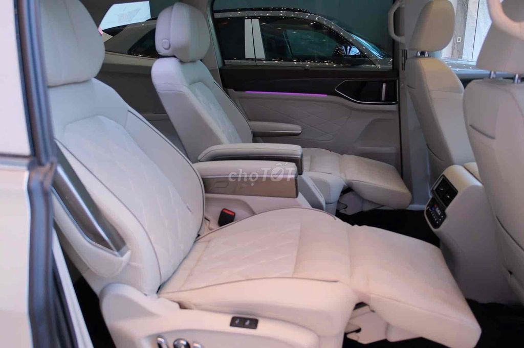 Volkswagen Viloran Luxury  2024 Bạc Kem. Mua bán Ô tô tại Thành phố Đà Lạt Lâm Đồng được đăng bởi Hưng Messi Bán Xe Đức hình 12