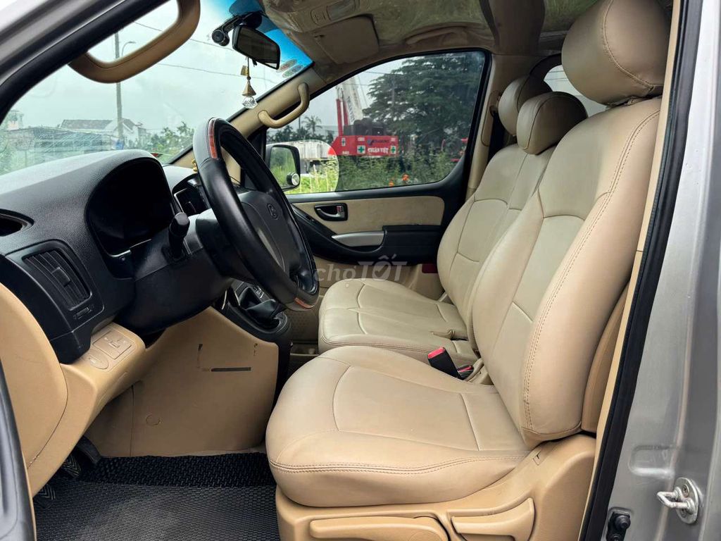 Ô tô Hyundai Starex số sàn 9 chổ máy dầu. Mua bán Ô tô tại Quận 12 Tp Hồ Chí Minh được đăng bởi Trương Thành Phú hình 5