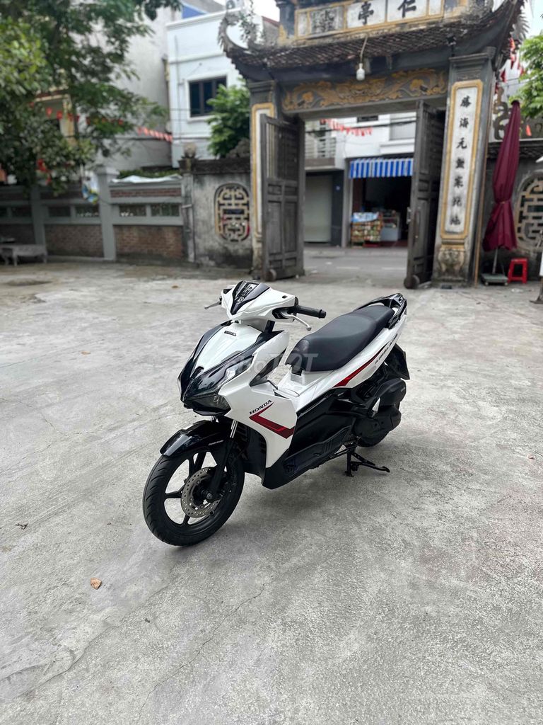 Air Blade sản xuất 2022 máy zin bao tên chính chủ. Mua bán Xe máy tại Quận Lê Chân Hải Phòng được đăng bởi Nguyễn Thế Hiếu hình 2