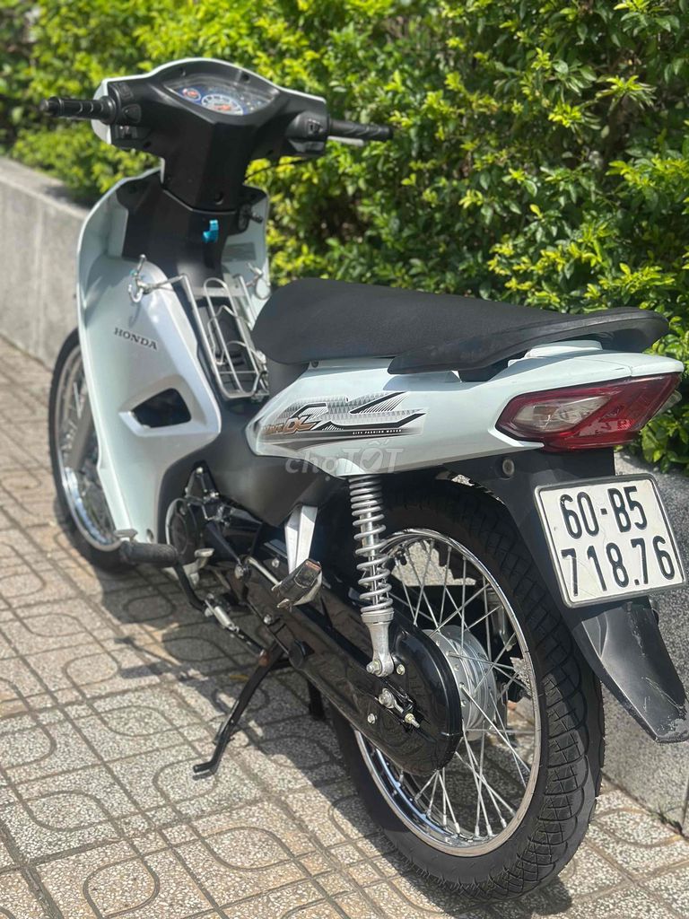 Honda Wave Alpha 2018 Trắng đen bạc zin mới 80% 9c. Mua bán Xe máy tại Thành phố Thủ Đức Tp Hồ Chí Minh được đăng bởi Xe Máy Sơn Thủ Đức hình 8