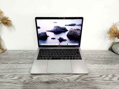 MacBook Pro 2017: i5 / 16G / 256G. Mua bán Laptop tại Quận Đống Đa Hà Nội được đăng bởi Cửa hàng công nghệ Brostore