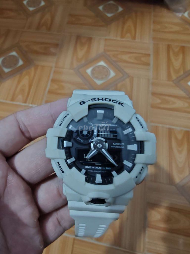Đồng hồ Casio G-Shock GA-700-7A Trắng Nam. Mua bán Đồng hồ tại Huyện Yên Lạc Vĩnh Phúc được đăng bởi Hưng lê hình 1