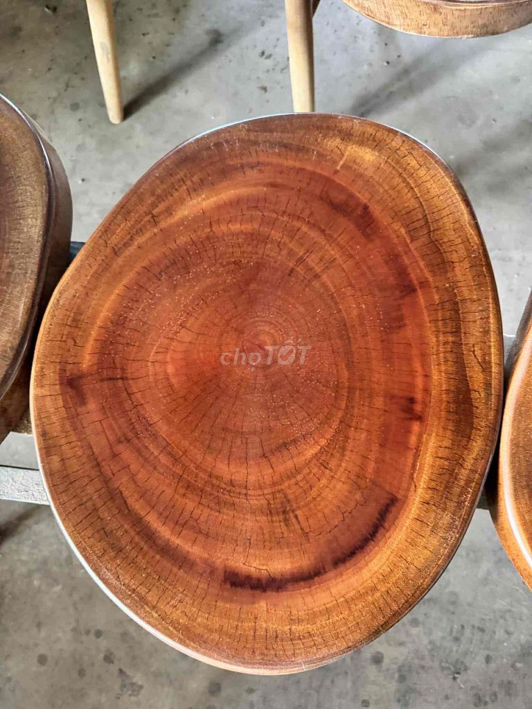 Mặt gỗ xà cừ đỏ 32-40cm. Mua bán Nội thất, đồ gia dụng khác tại Thị xã Bến Cát Bình Dương được đăng bởi Nguyễn Hồng Phượng hình 1