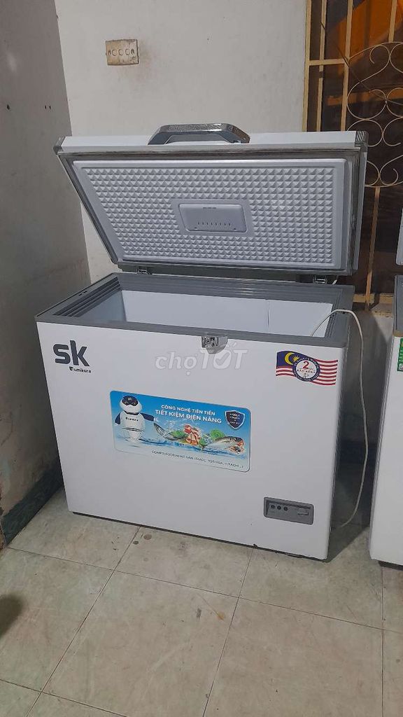 Bán tủ đông suốt sk210l rất đẹp xài ok