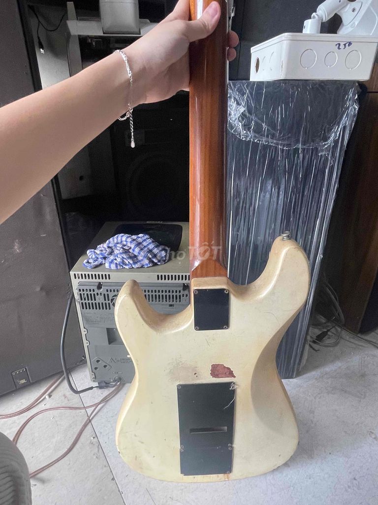 Đàn guitar điện Peavey Predator Trắng kem. Mua bán Nhạc cụ tại Quận Phú Nhuận Tp Hồ Chí Minh được đăng bởi Bông Lê hình 1