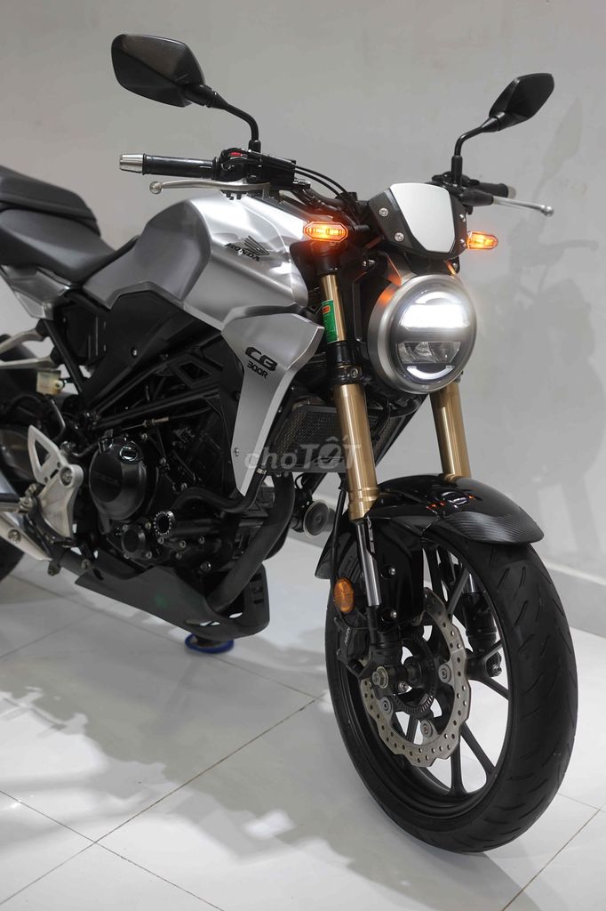 Honda CB300R Bạc 10000 km. Mua bán Xe máy tại Quận 12 Tp Hồ Chí Minh được đăng bởi Thiên Tài hình 2