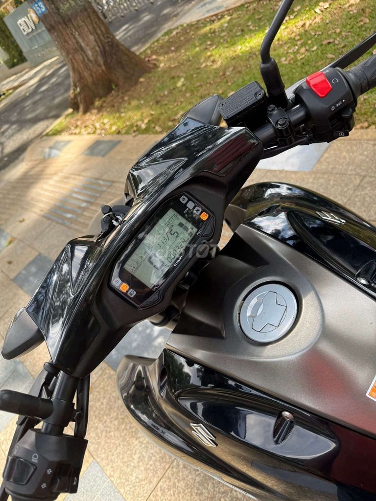 Suzuki Intruder,Xe Mới 100%,Hàng Cty xuất hóa đơn. Mua bán Xe máy tại Quận Thanh Khê Đà Nẵng được đăng bởi Quý Moto Cycle 21 điện biên phủ Đà Nẵng hình 4