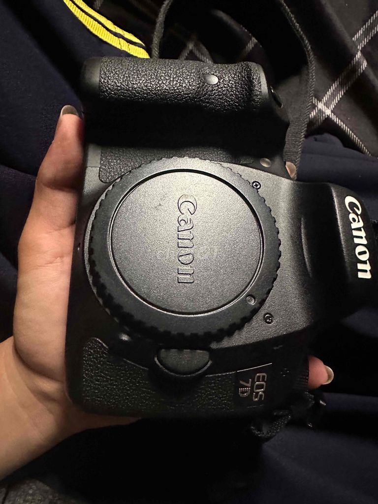 Máy ảnh Canon EOS 7D (body) 98%(nhanh fix 500). Mua bán Máy ảnh, Máy quay tại Huyện Đông Anh Hà Nội được đăng bởi Công Tú hình 1