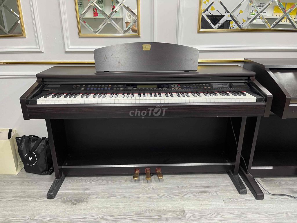 Đàn Piano Yamaha CVP-201 màu nâu đen cực đẹp!