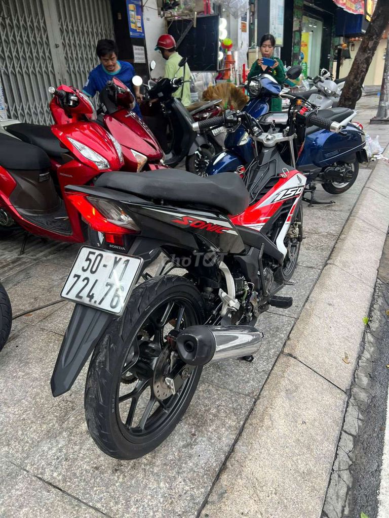 Honda sonic 150 2021 mới 90% bstp chính chủ. Mua bán Xe máy tại Quận Tân Phú Tp Hồ Chí Minh được đăng bởi Tuanduy hình 3