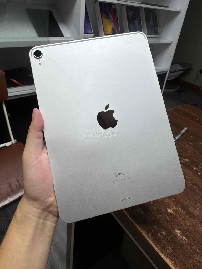 Apple iPad Pro 2018 256GB Bạc. Mua bán Máy tính bảng tại Quận Hoàng Mai Hà Nội được đăng bởi Cảnh Hà  hình 1