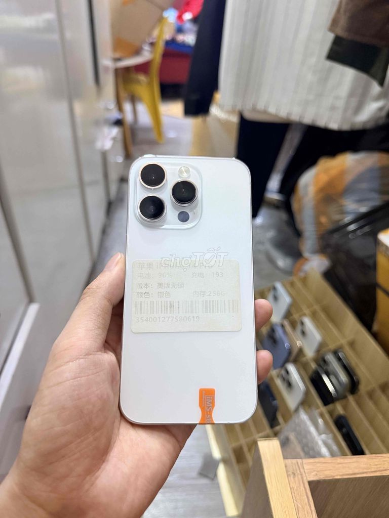 Apple iPhone 14 Pro 256GB full zin nguyên bản. Mua bán Điện thoại tại Quận Hải Châu Đà Nẵng được đăng bởi Hoàng Táo 273 Nguyễn Hoàng hình 1