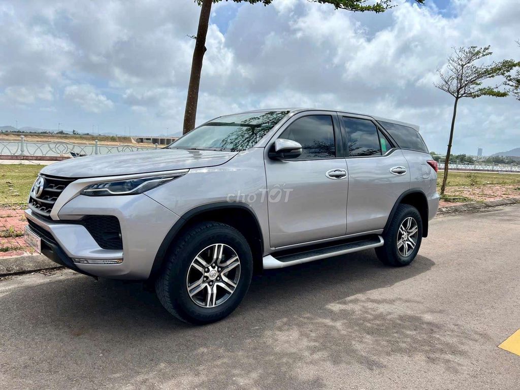 Инвентарный номер масла и серебра Toyota Fortuner 2022