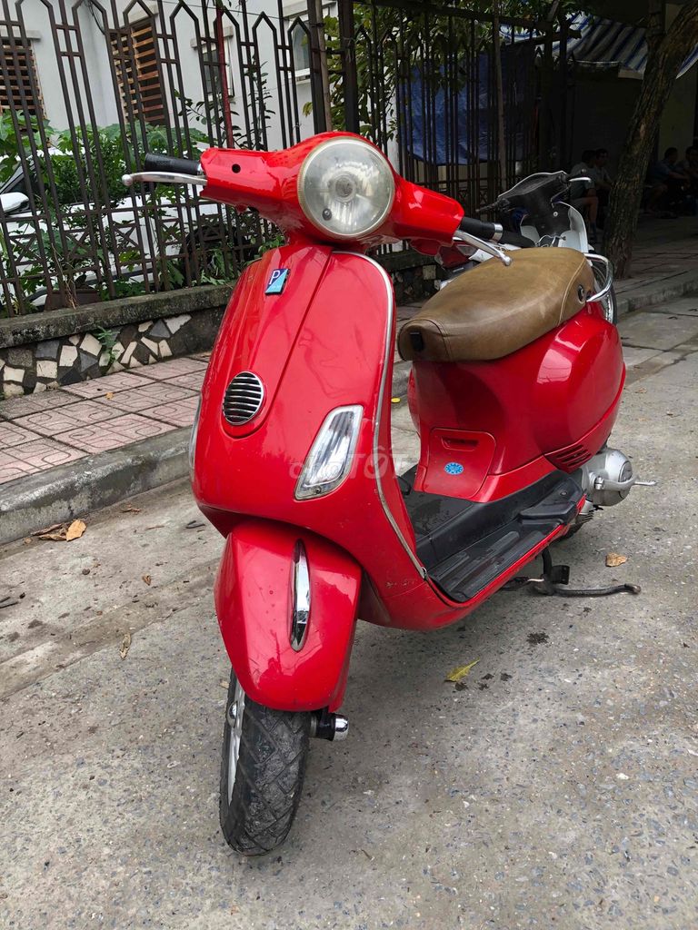 nhà thừa xe máy vespa lx bán cho ai cần. Mua bán Xe máy tại Quận Hai Bà Trưng Hà Nội được đăng bởi trường hình 3