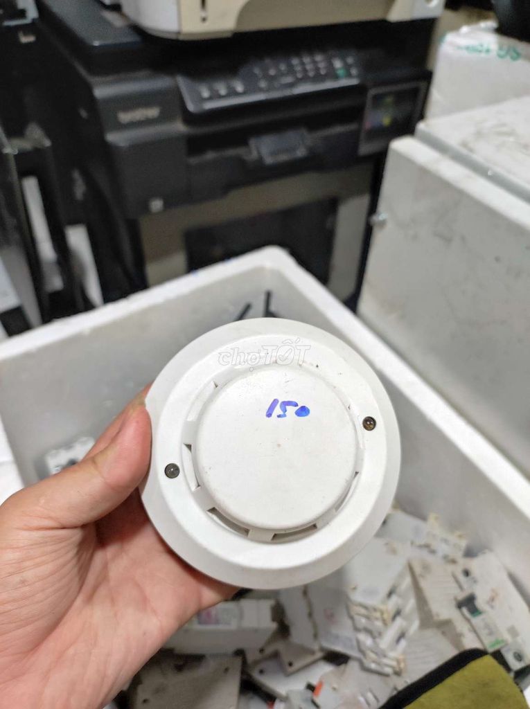 Đầu báo khói Trắng đã qua sử dụng. Mua bán Đồ sưu tầm, đồ cổ tại Quận Gò Vấp Tp Hồ Chí Minh được đăng bởi Bảo Như hình 1