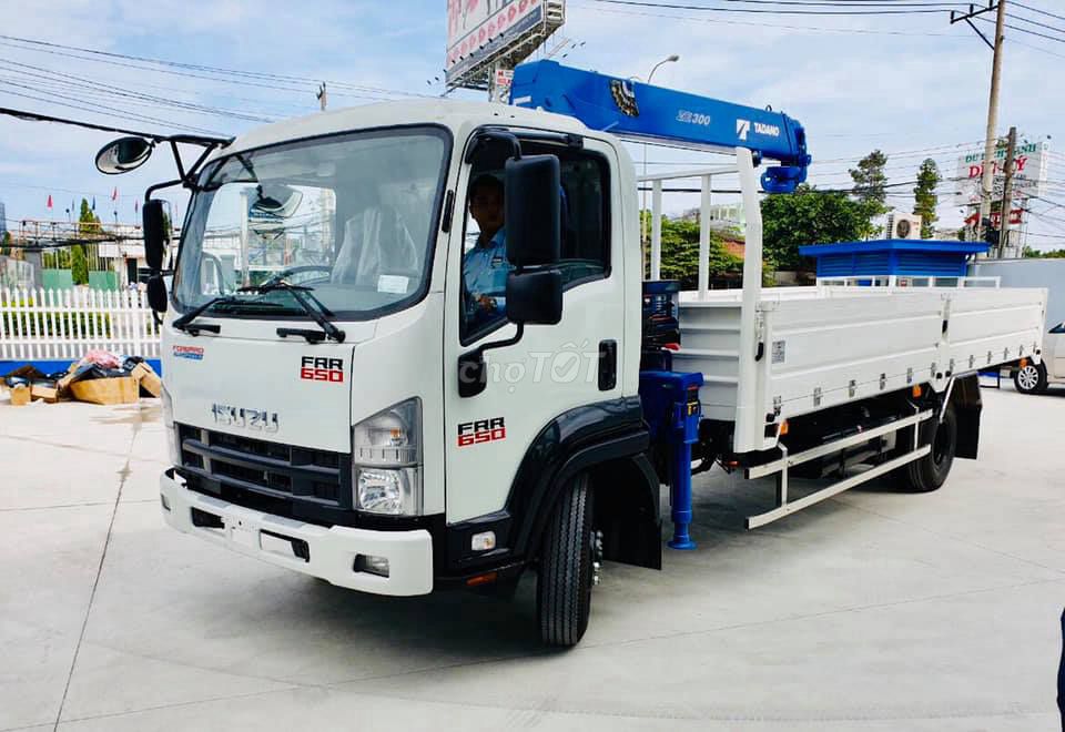 XE TẢI CẨU ISUZU  5 TẤN THÙNG 6M CẨU 3 Tấn 4 khúc