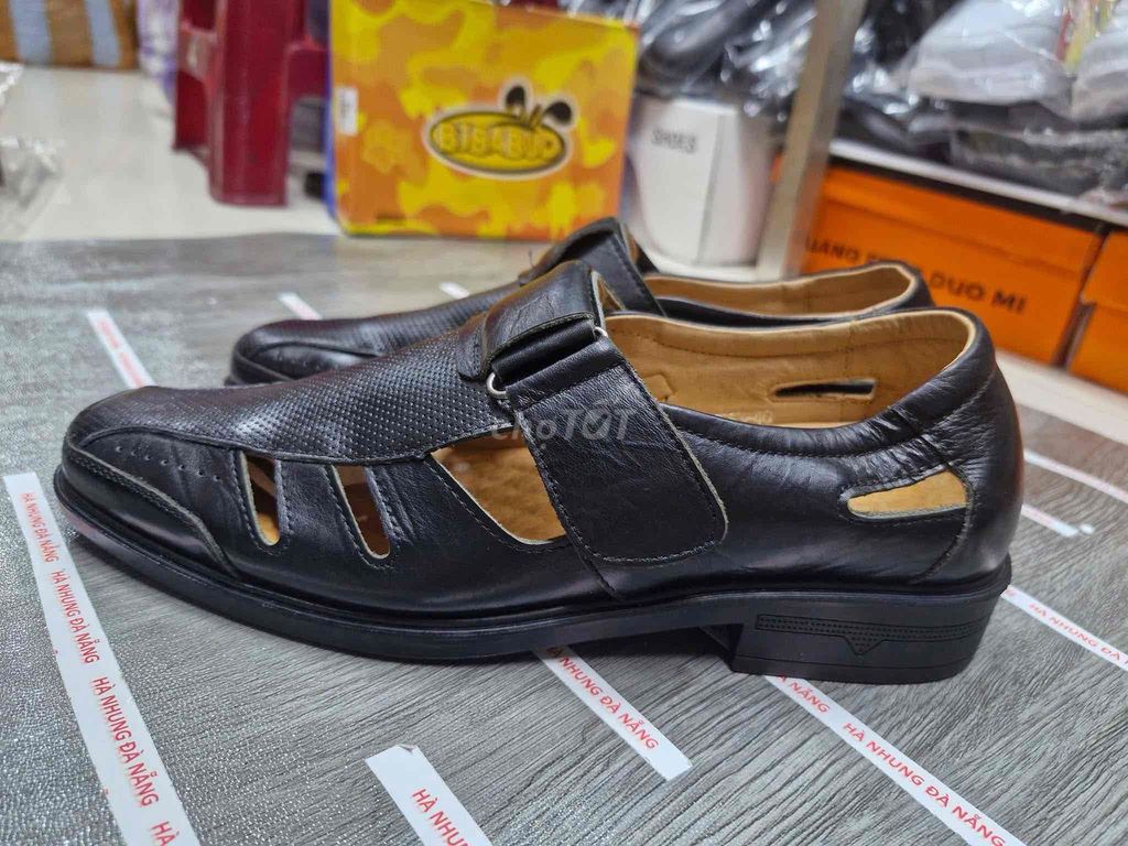 Giày rọ Clarks Nam đục lỗ thoáng chân da bò thật. Mua bán Giày dép tại Quận Cẩm Lệ Đà Nẵng được đăng bởi HIỆU GIÀY TÂN TIẾN ĐÀ NẴNG hình 1