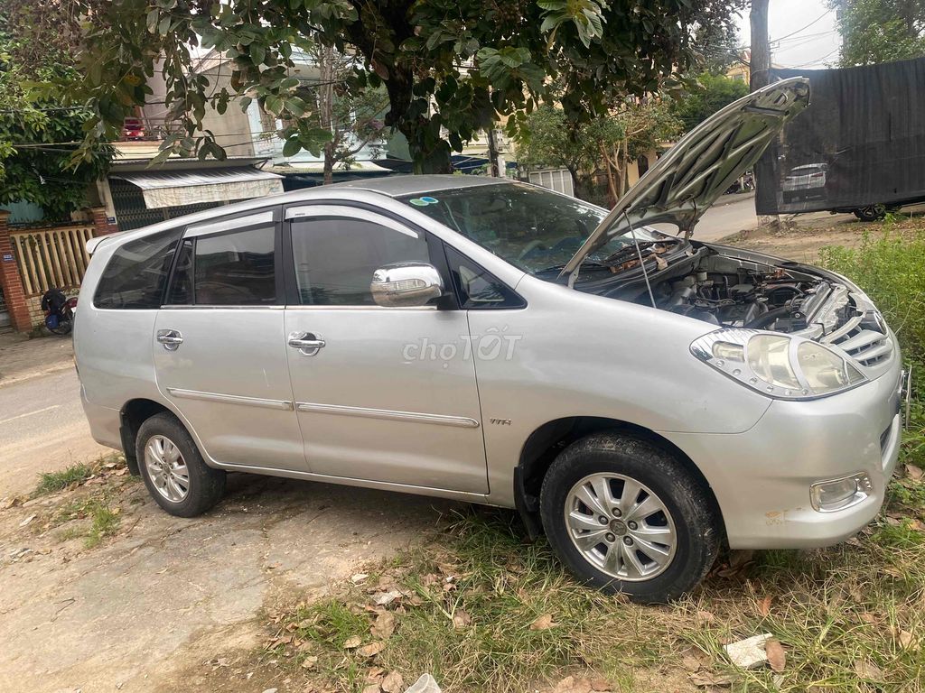 Toyota Innova 2009 G - 200000 km