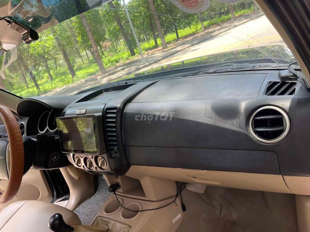 Ford Everest 2.5L 4x2 MT 2008 Сребристый