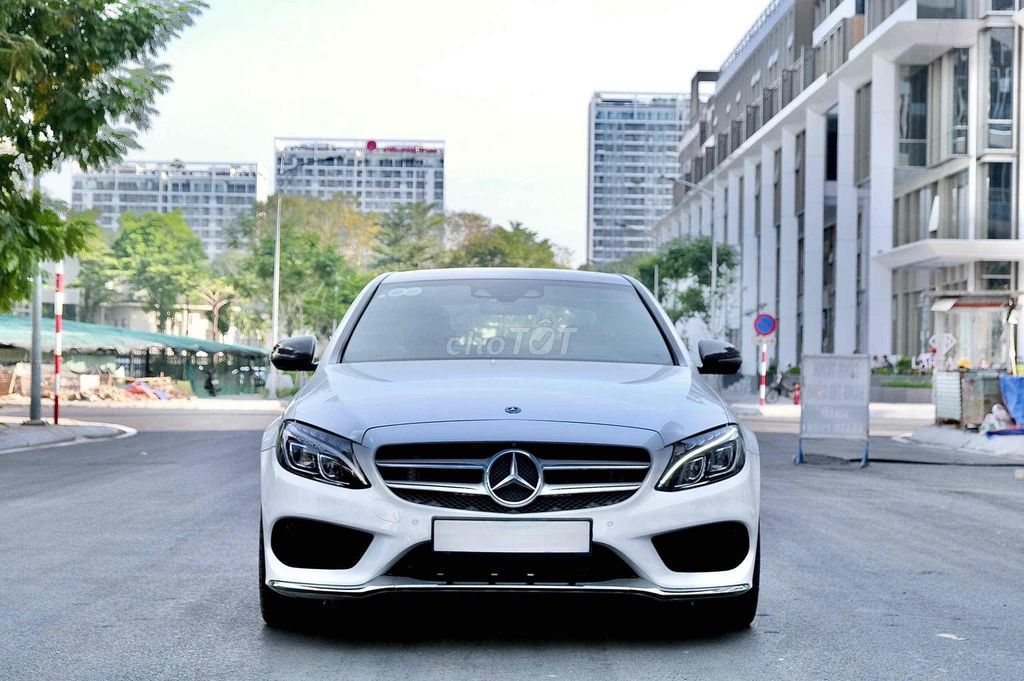 Mercedes-Benz C-Class C300 AMG 2017 Trắng. Mua bán Ô tô tại Quận 7 Tp Hồ Chí Minh được đăng bởi Quý Auto Nam Sài Gòn hình 1
