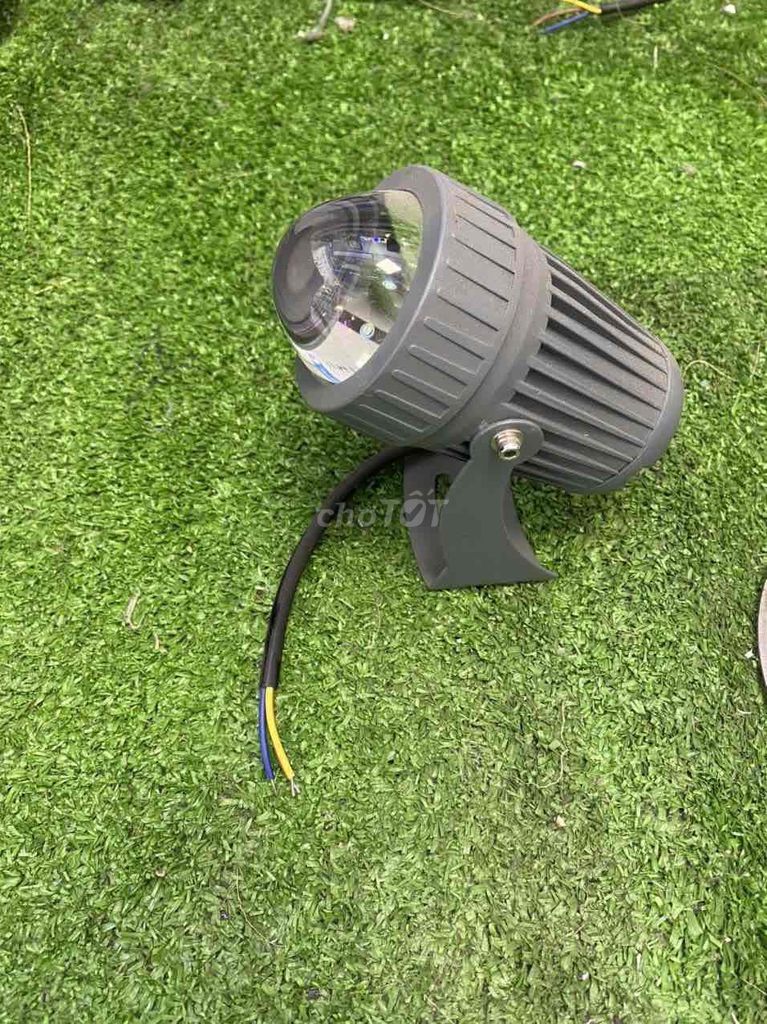 Đèn chiếu điểm 10W Vàng - Đổi Màu. Mua bán Đèn tại Quận 10 Tp Hồ Chí Minh được đăng bởi Ledtienich hình 1