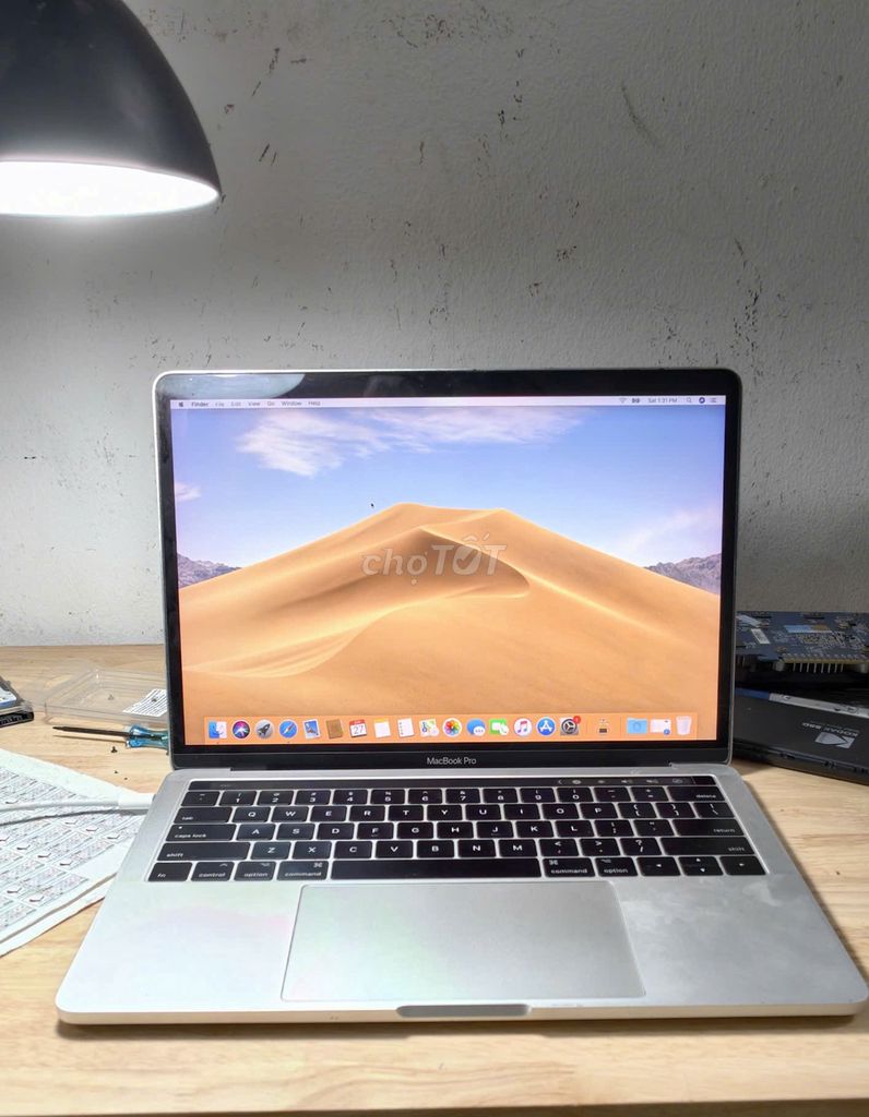 Apple MacBook Pro 2017 touchbar . Mua bán Laptop tại Quận Hai Bà Trưng Hà Nội được đăng bởi Cao Nguyen Van hình 1