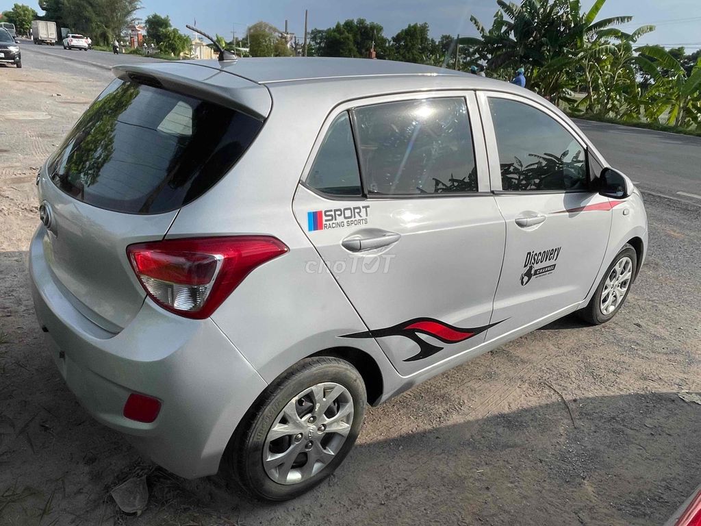 Hyundai Grand i10 2015 1.0 Base - 1234 km. Mua bán Ô tô tại Huyện Nam Trực Nam Định được đăng bởi Nguyễn Văn Hoàn hình 2