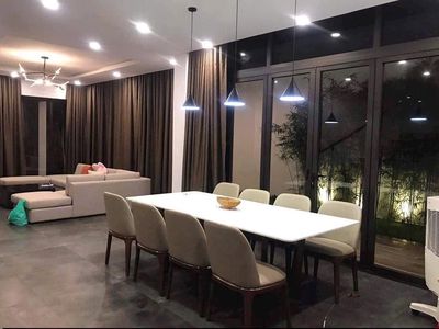 Rent · 5 bd · 250 м² · Quận Ngũ Hành Sơn, ул. Đường Bùi Tá Hán