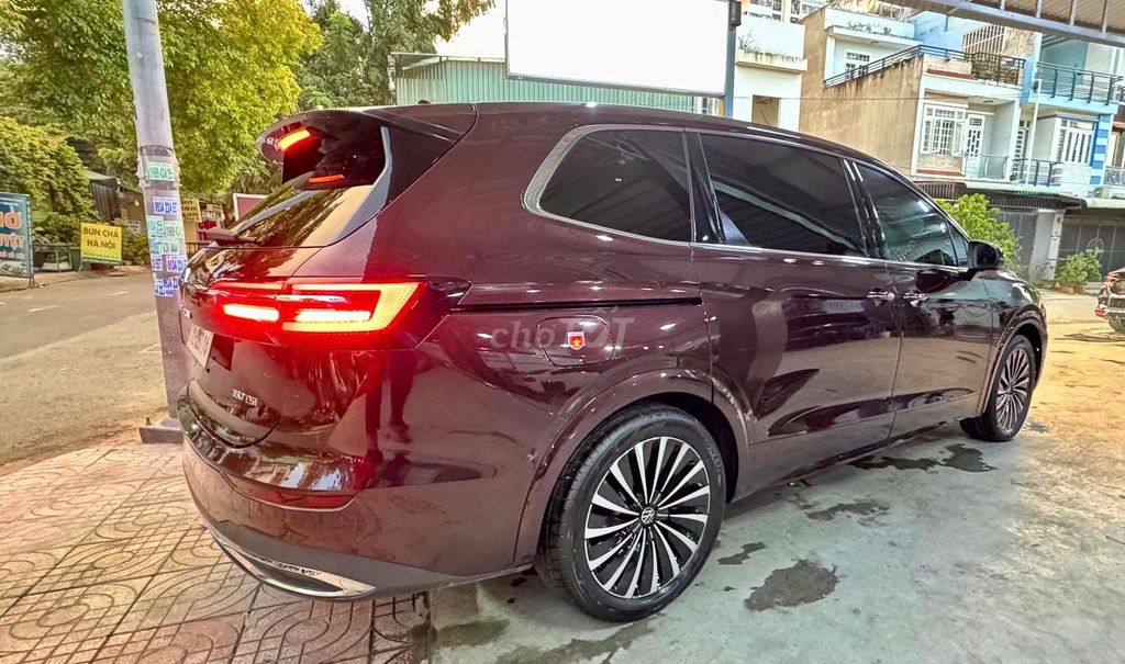 Viloran luxury đời 2024, màu đỏ, đi được 12000 km. Mua bán Ô tô tại Thành phố Thủ Đức Tp Hồ Chí Minh được đăng bởi Tu Than hình 3