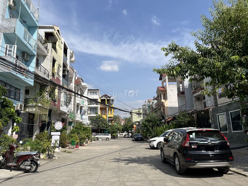 Bán nhà phố,hẻm rộng 10m,Quốc Hương,P.Thảo Điền,71m2,nhà 3 tầng
