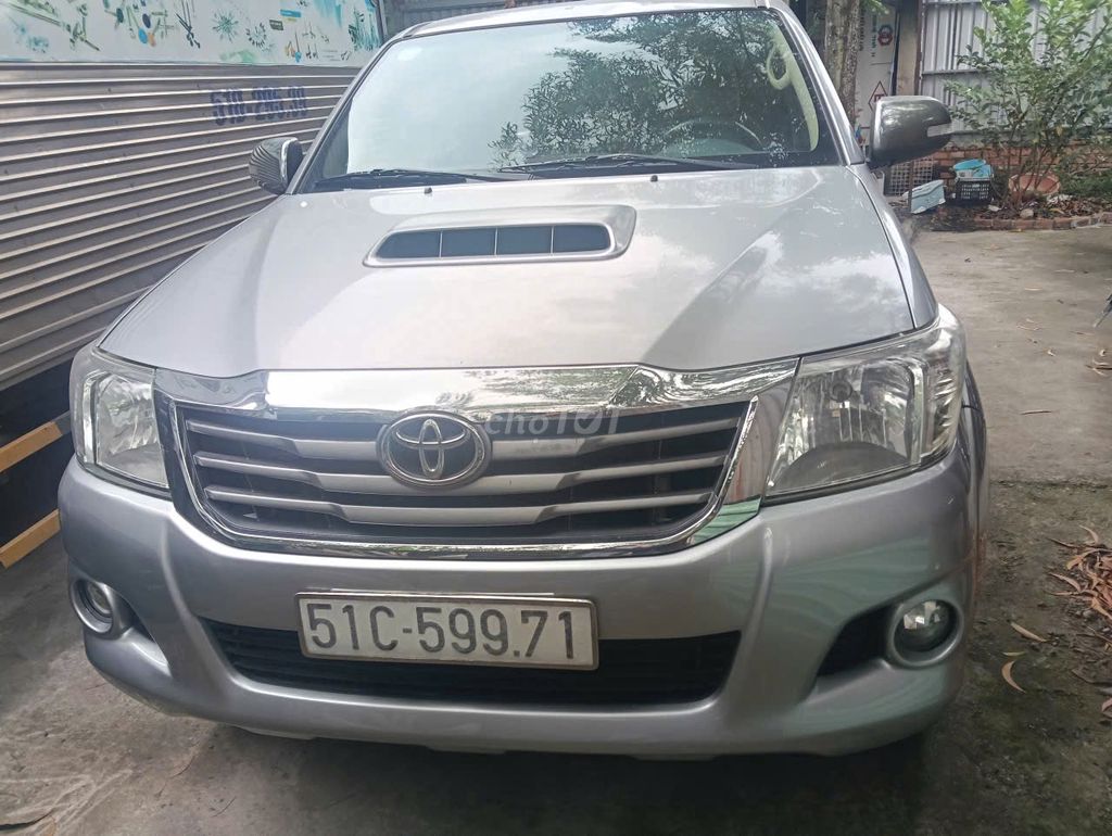 Toyota Hilux 2015 1-осевая палуба, серебристая