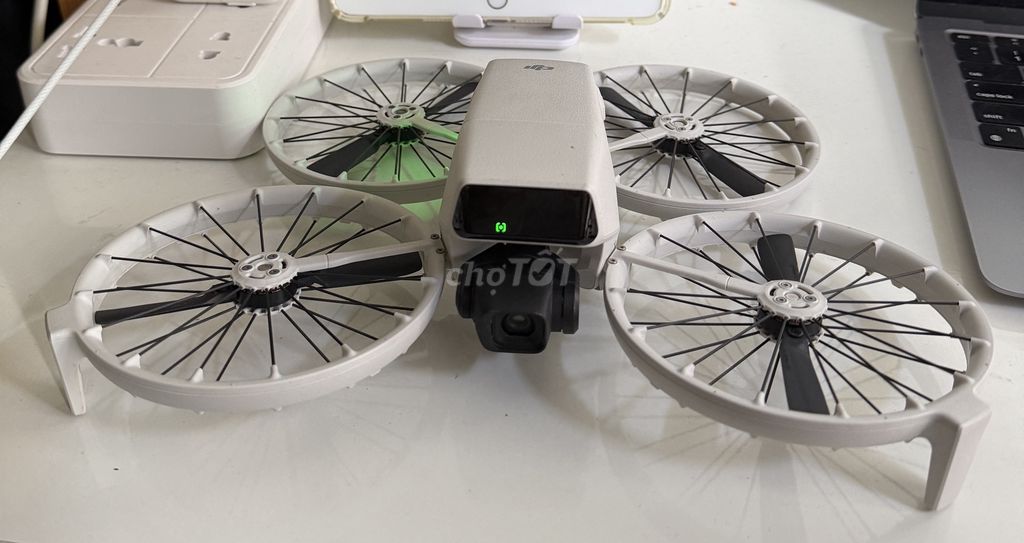 Flycam DJI Flip Trắng Đã sử dụng sạc 11L. Mua bán Máy ảnh, Máy quay tại Quận 3 Tp Hồ Chí Minh được đăng bởi cao hân hình 1