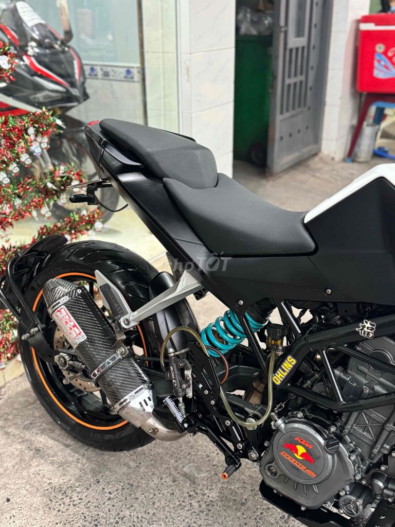 KTM Duke 200 Trắng Đen 21000 km. Mua bán Xe máy tại Quận Bình Tân Tp Hồ Chí Minh được đăng bởi Việt Motor Bình Tân hình 3