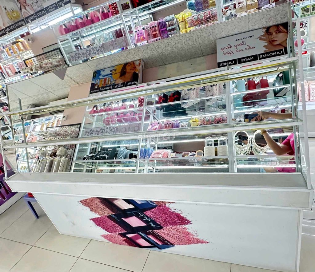 Thanh lý tủ trưng bày gương đèn LED . Mua bán Tủ, kệ gia đình tại Thành phố Nha Trang Khánh Hòa được đăng bởi khach san huyen thao hình 1