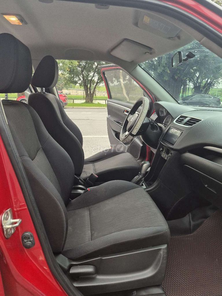 Suzuki SWiFt 2017 1.4 AT - 90000 km. Mua bán Ô tô tại Quận Long Biên Hà Nội được đăng bởi Ngô hùng hình 18