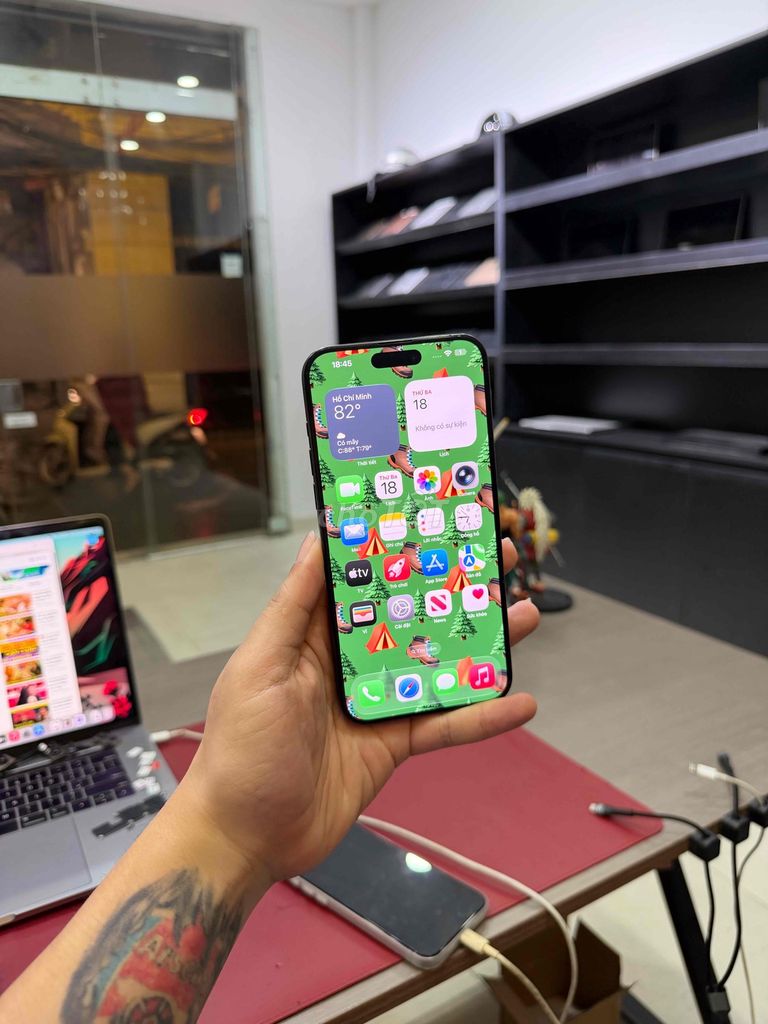 Apple iPhone 15 Pro Max Vn/a 256GB Đẹp 99%. Mua bán Điện thoại tại Quận Cầu Giấy Hà Nội được đăng bởi Trung Kiên Trả Góp Bao Nợ Xấu hình 1