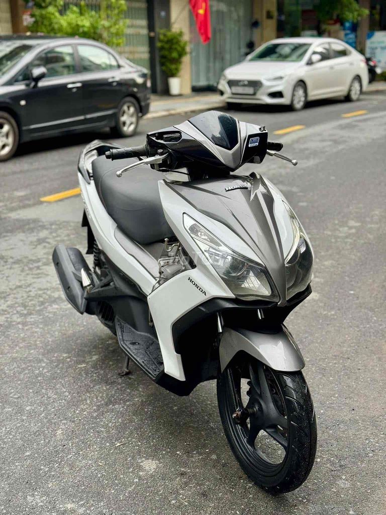 Honda Air Blade 2014 Бело-черный - Госномер 43