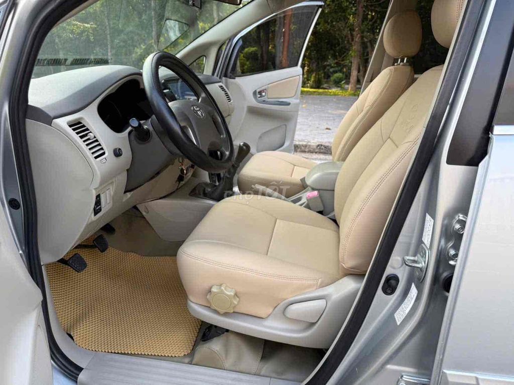 Toyota Innova 2015 2.0E 110.000 km. Mua bán Ô tô tại Huyện Giồng Riềng Kiên Giang được đăng bởi Bảo Liêm Hồ hình 15