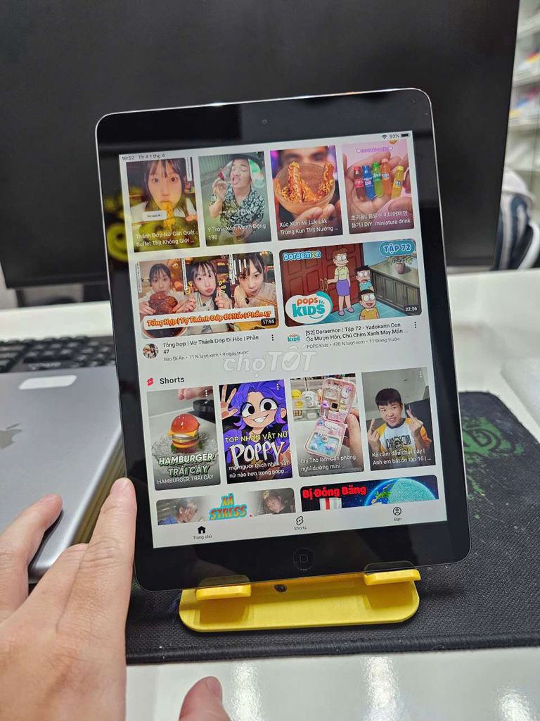 Apple iPad 9.7 inch. Mua bán Máy tính bảng tại Quận Hà Đông Hà Nội được đăng bởi Tú Trần hình 1