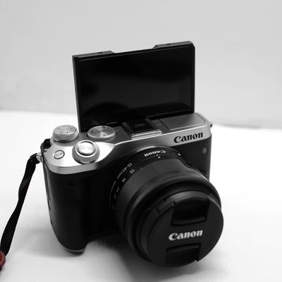 Canon EOS M6 kèm lens kit 15-45mm FULL BOX nhỏ gọn
