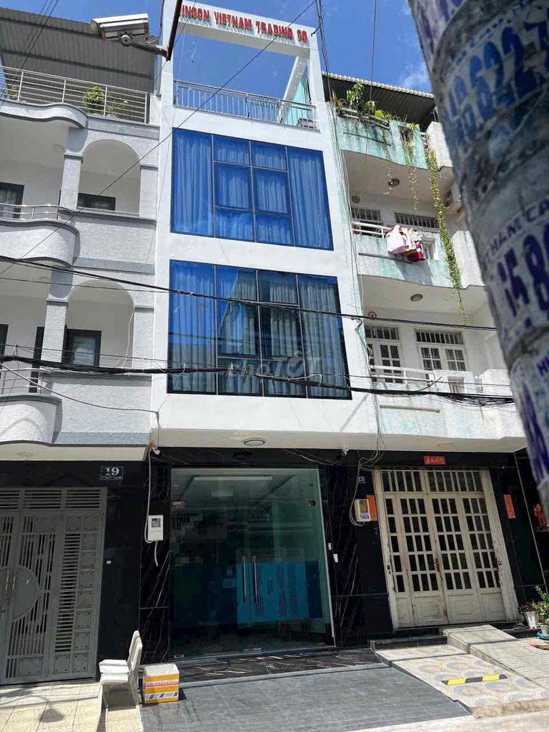 Аренда · 5 комн. · 60 м² · Quận 6, ул. Đường Tân Hòa Đông