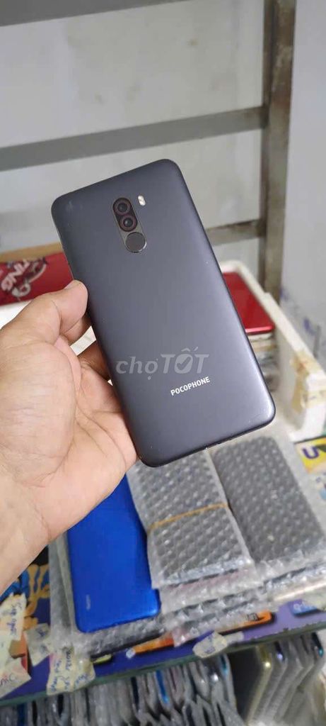 Xiaomi Poco F1, ram 6gb, 64gb. Mua bán Điện thoại tại Quận Gò Vấp Tp Hồ Chí Minh được đăng bởi A LONG   nhận thanh toán THẺ TÍN DỤNG hình 1