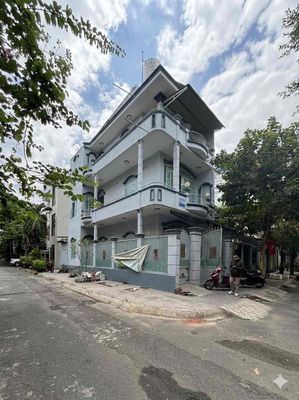 Dương Quảng hàm. Nhà Mặt Tiền Đường 10M. Lô Góc Không Lộ Giới. 13ty