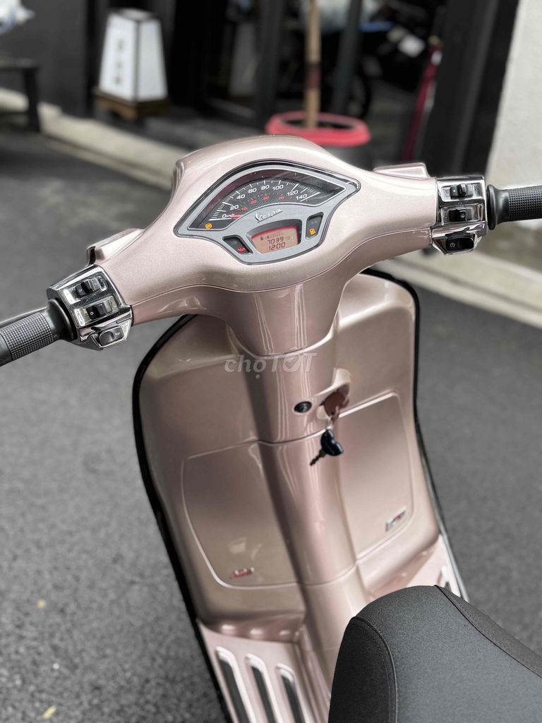vespa sprint 125 ABS iGet -HỒNG ĐỒNG. Mua bán Xe máy tại Quận Phú Nhuận Tp Hồ Chí Minh được đăng bởi  vespa Nam Phương hcm  hình 2