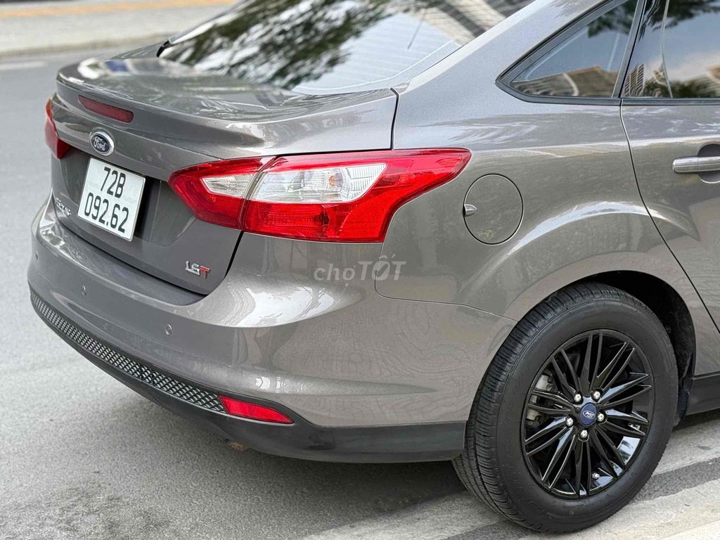 Ford Focus 2013 1.6 MT - 110000 km