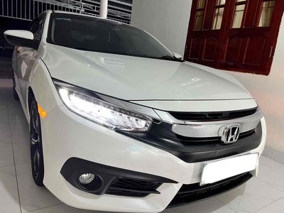 Bán xe Honda Civic 2018 bản cao cấp